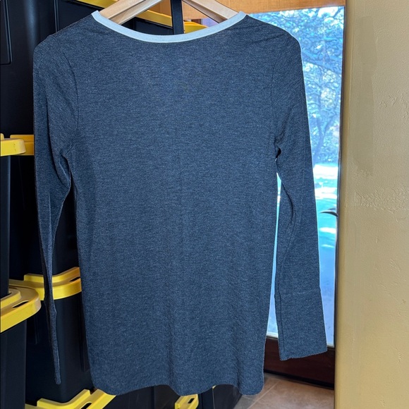 Soma Charcoal Gray Henley Pajama Top with Cream Trim Size Small - Picture 8 of 8